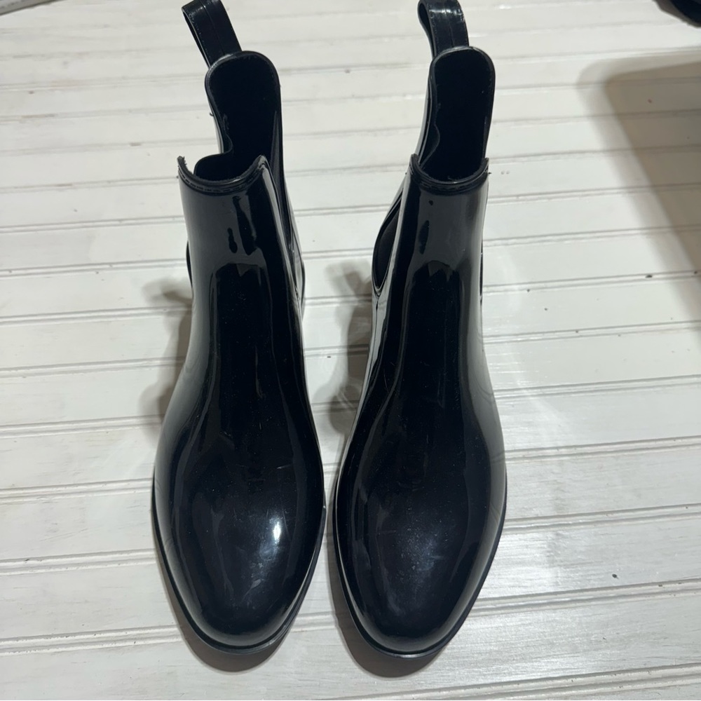 So black rain, boot booties size 8